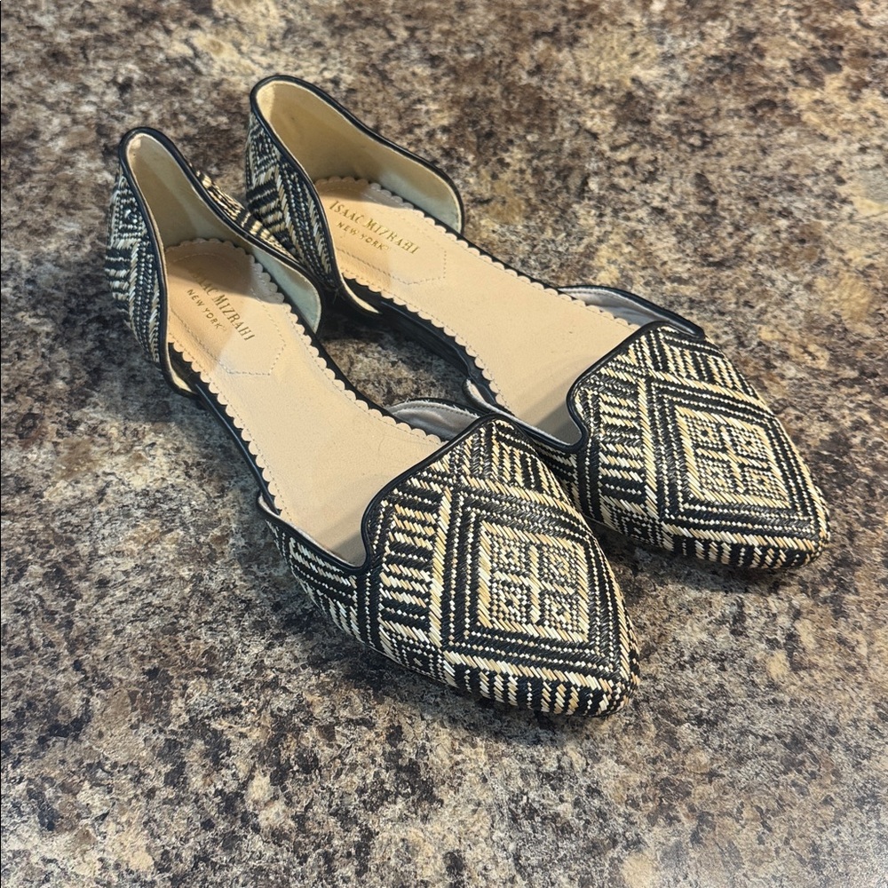 Isaac Mizrahi Black and Cream Patterned Flats